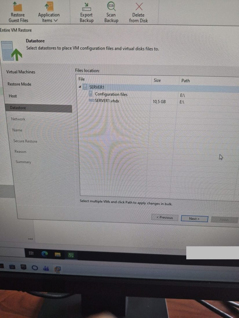 SERVER1 için konfigürasyon dosyaları ve SERVER1.vhdx (10,5 GB) hedef yolu